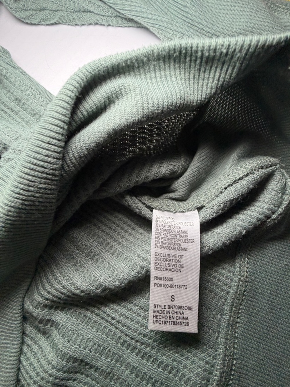 Democracy Sage Green Textured Waffle Knit Top Small - Picture 3 of 6